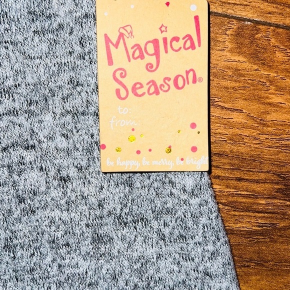 Festive Red Women's Long Sleeve Tops (2) - Picture 8 of 8